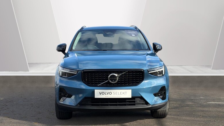 Volvo XC40 2.0 B4P Ultimate Dark 5dr Auto Petrol Estate